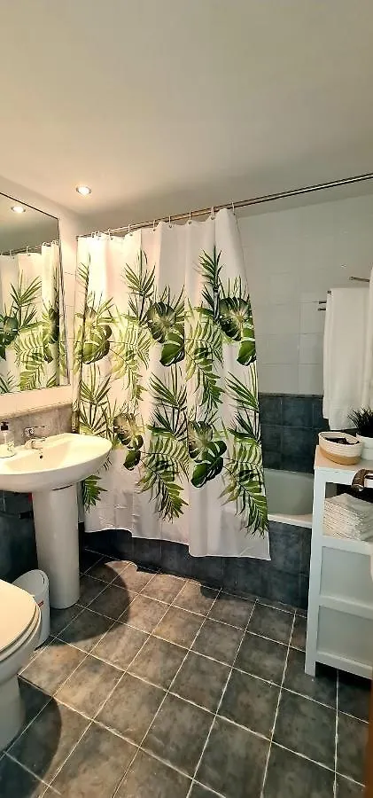 Precioso Apartamento Con Piscinas Y Vistas Al Mar. Benalmadena