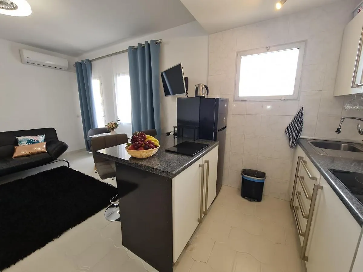Precioso Apartamento Con Piscinas Y Vistas Al Mar. Benalmadena Spain
